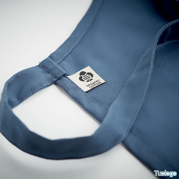 Dettaglio etichetta grembiule blu