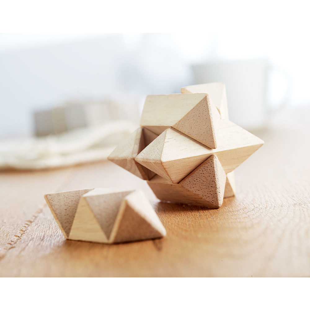 Puzzle di legno a forma di stella