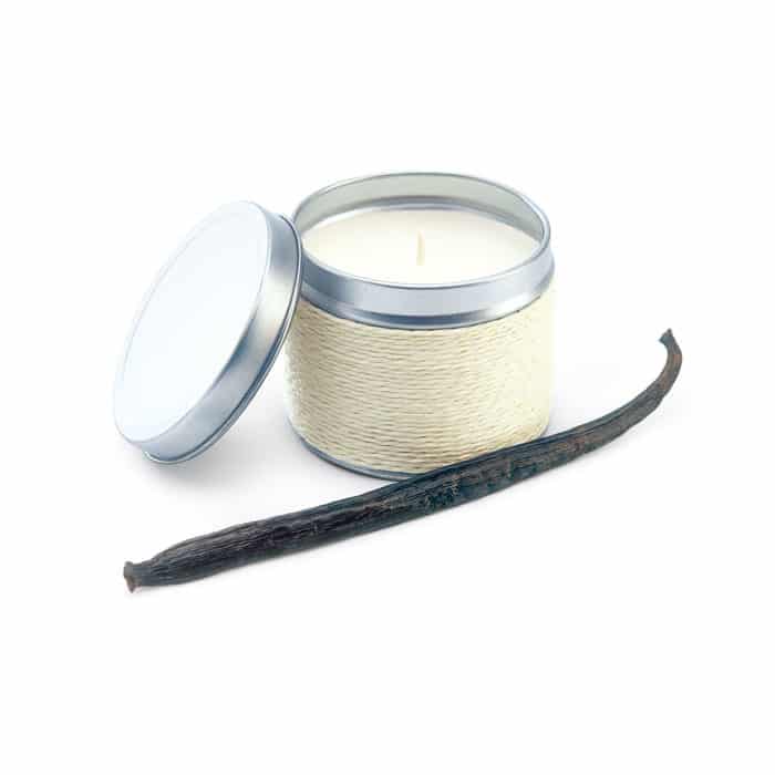 Candela profumata vicino a liquirizia