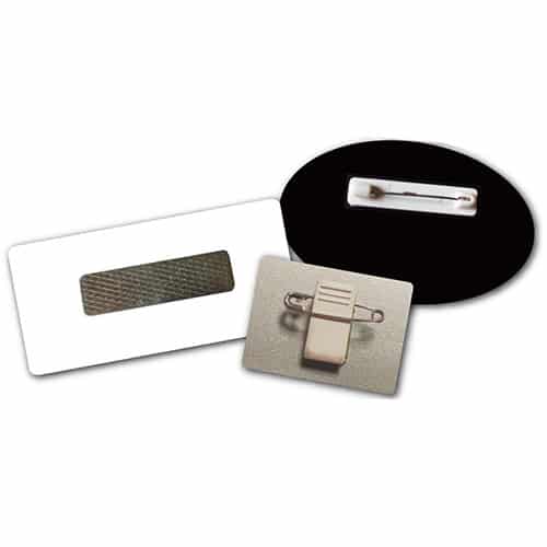 Retro di tre badge con chiusura a spilletta e magnete