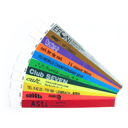 Braccialetti in tyvec di colori diversi