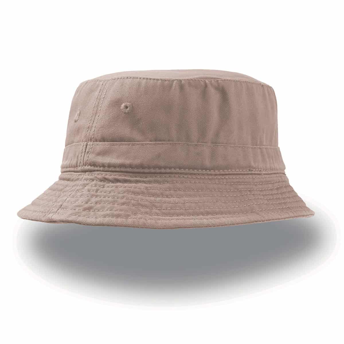 Cappellino pescatore beige su sfondo bianco