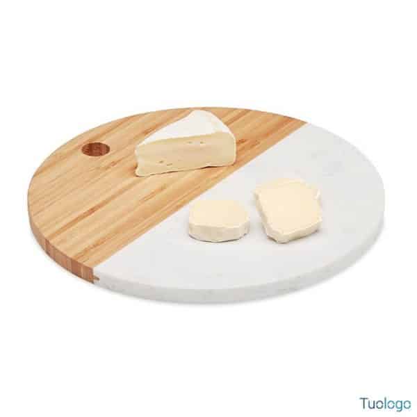 Tagliere tondo metà in bamboo e metà in marmo con sopra formaggi