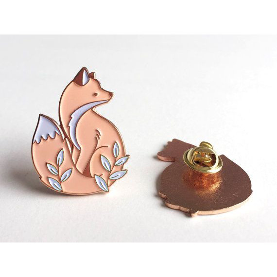 Pin in metallo a forma di volpe con chiusura a farfalla