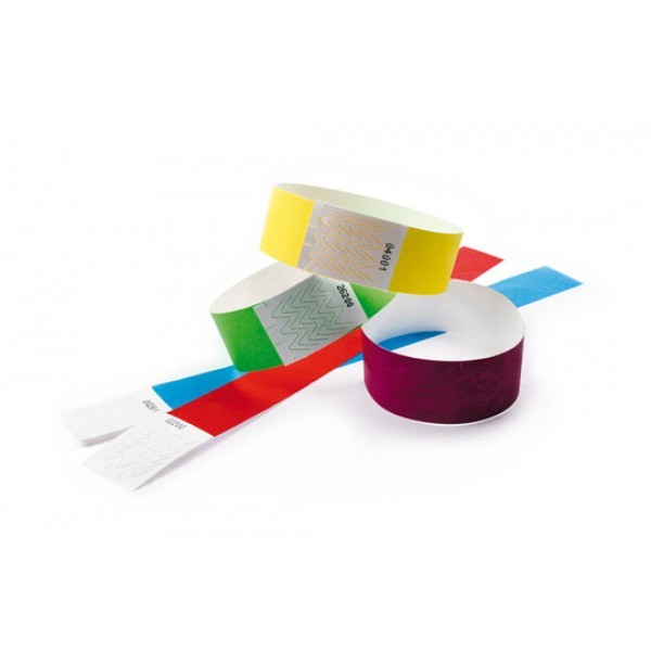 Tre braccialetti in tyvec di colori diversi