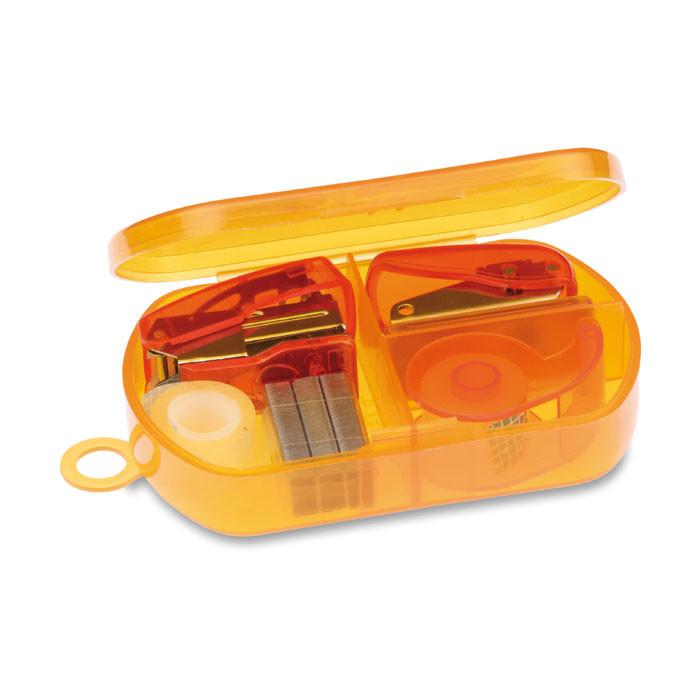 Set da cancelleria con nastro adesivo, pinzatrice e bucafogli in confezione di plastica gialla