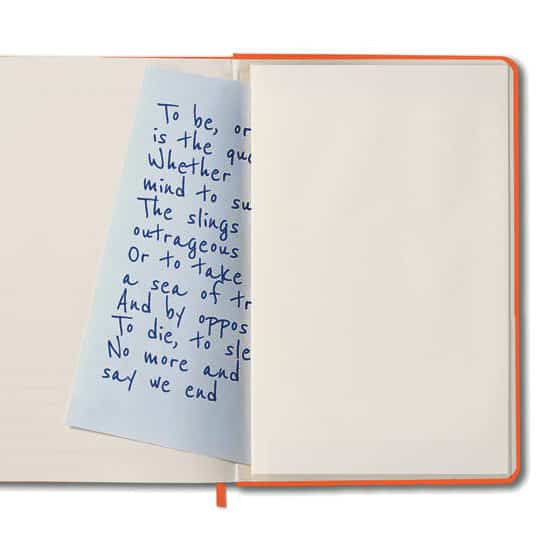 Tasca portadocumenti in carta, posizionata nell