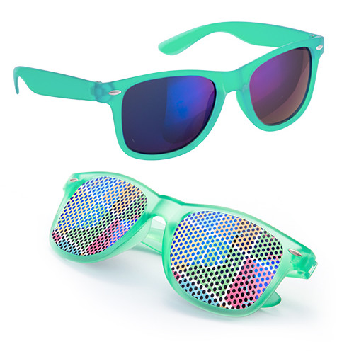 Occhiali da sole in plastica verde acqua con telaio traslucido e protezione sulle lenti