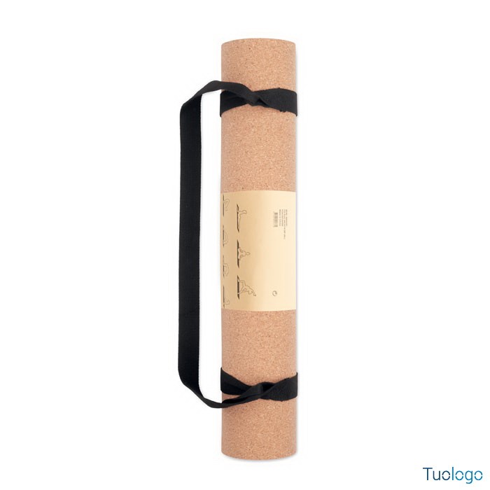 Tappetino in sughero arrotolato con corda nera su sfondo bianco