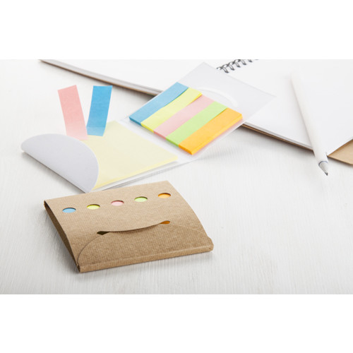 Blocnotes contenente venti fogli adesivi grandi e cento piccoli in cinque colori diversi