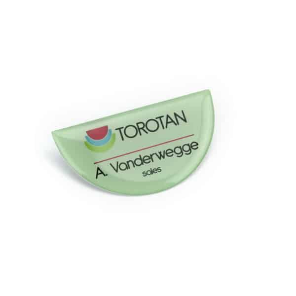 Badge sagomato in plastica con logo e nome