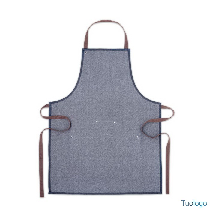 Dettaglio retro grembiule color jeans con doppia tasca centrale