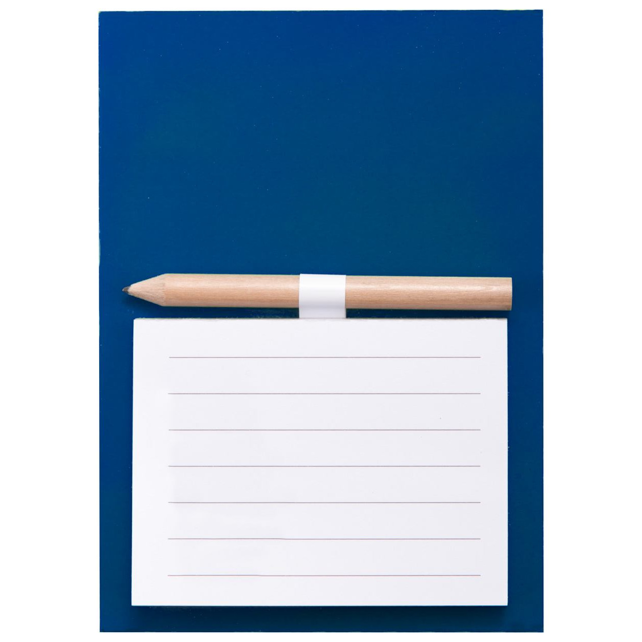 Magnete blu con quaranta fogli e matita