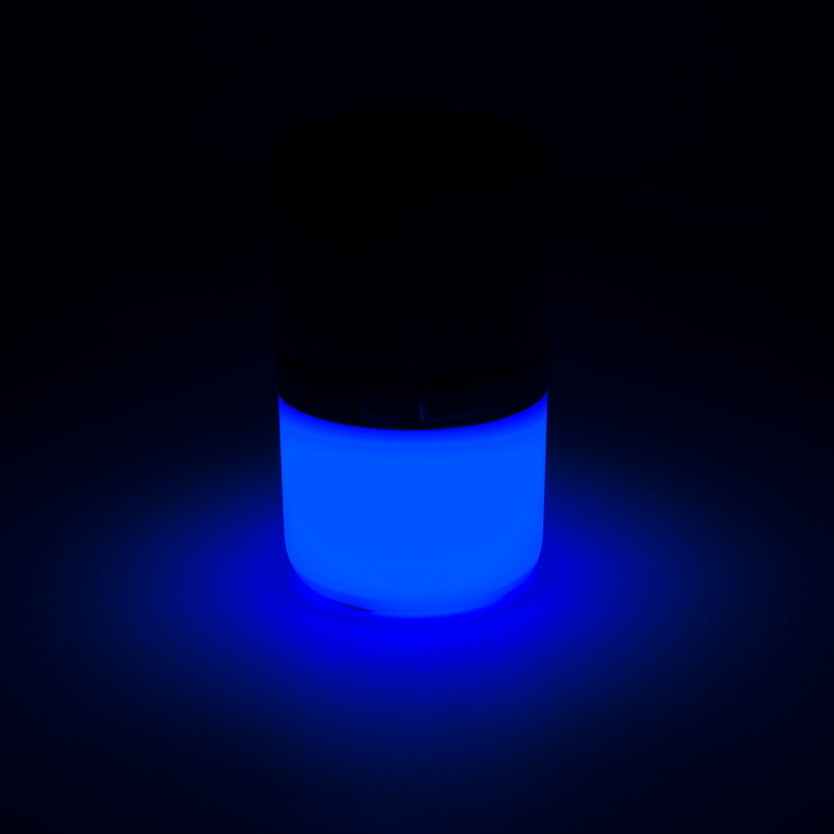 Speaker bluetooth in bamboo e plastica con luce led