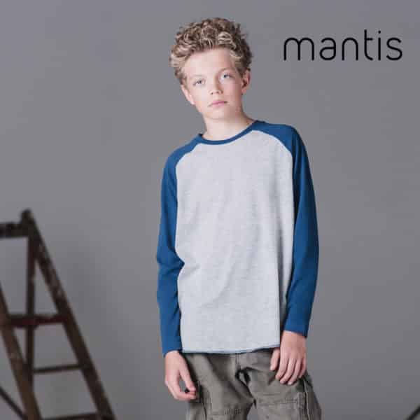 Bambino con maglia grigia e blu in cotone con manica lunga e girocollo