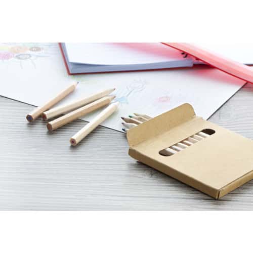 Set da dodici matite in legno in confezione di cartoncino