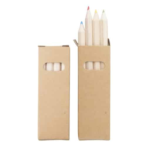Quattro matite colorate in legno dentro confezione di carta