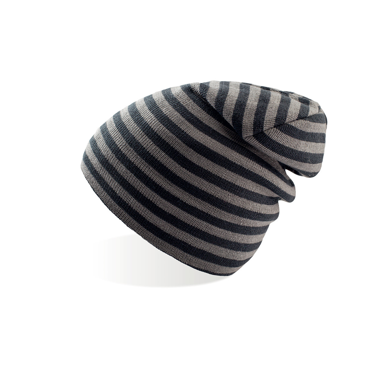 Berretto a maglia a righe nero grigio su sfondo bianco