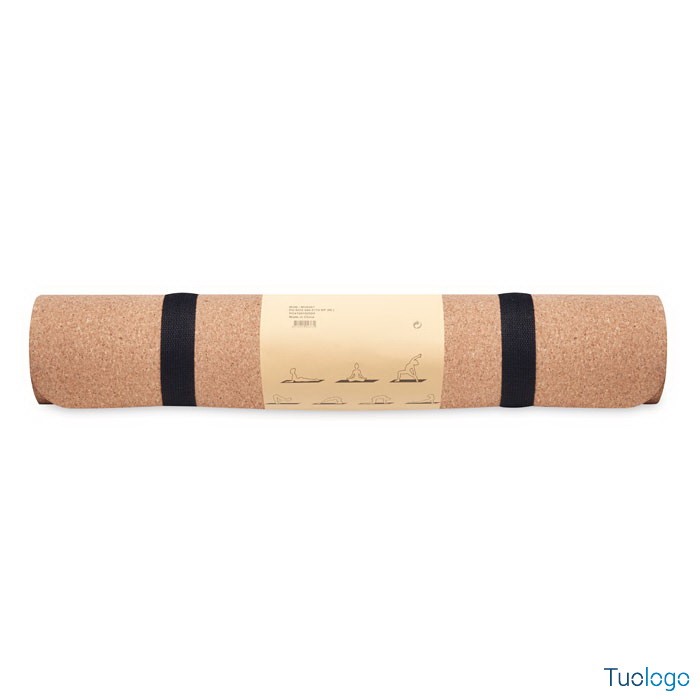 Tappetino in sughero arrotolato con corda nera