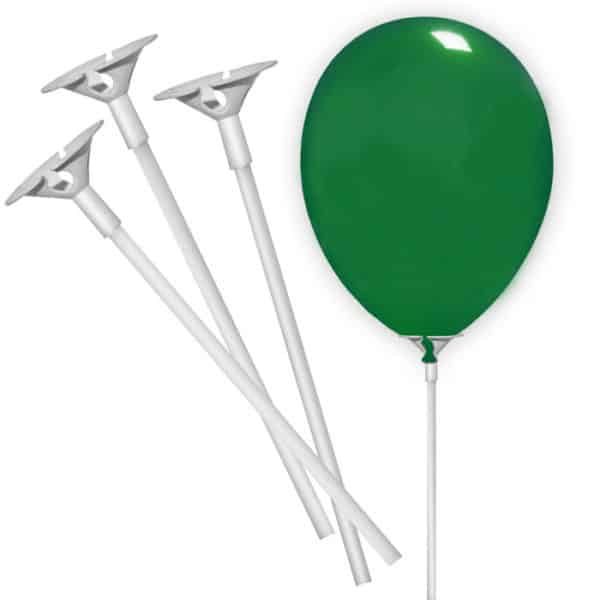 Tre aste con un palloncino verde