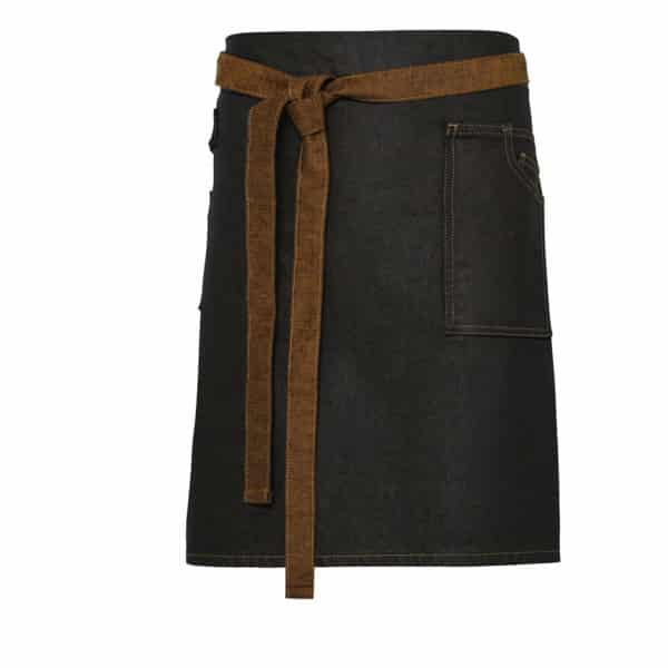 Grembiule di jeans nero con cintura marrone annodata