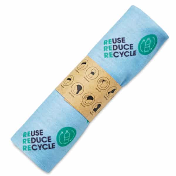 Fascia in cartoncino avana personalizzata utilizzata come confezione regalo per una bandana blu