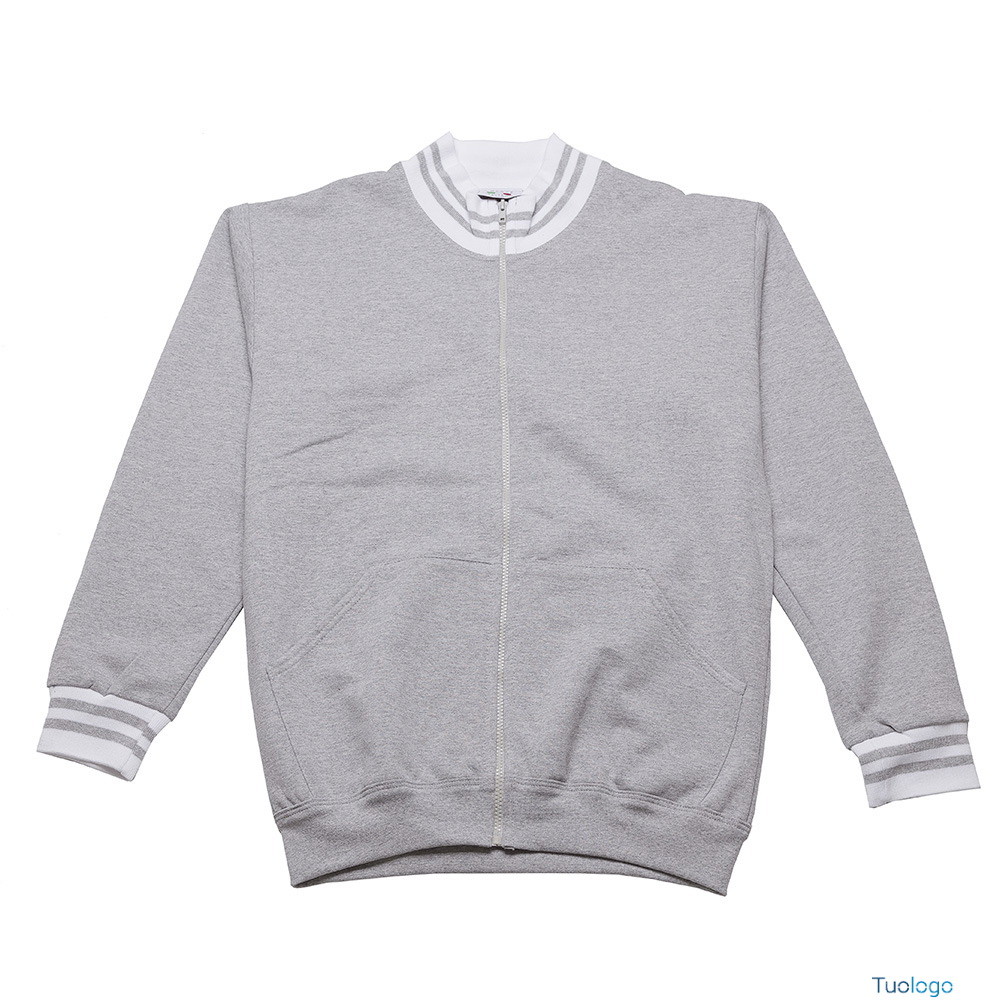 Felpa unisex grigia a collo alto con zip inserti bianchi su collo e polsini e tasche a marsupio