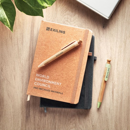 Bloc notes arancione con copertina in pu e chiusura a elastico