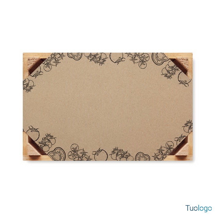 Sotto cassa di legno su sfondo bianco