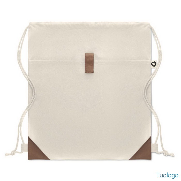 Sacca per palestra beige con cordini, su sfondo bianco