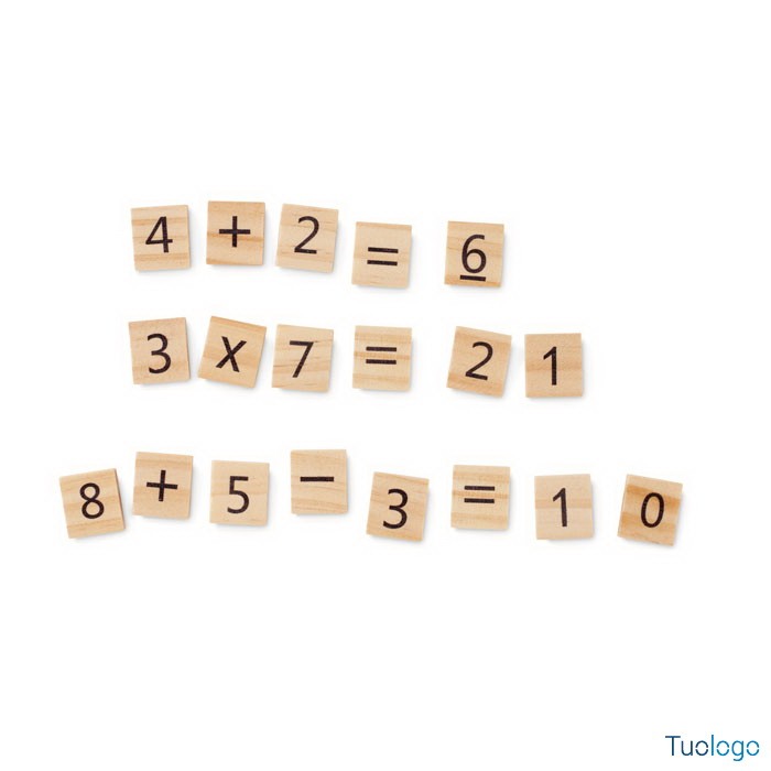 Tessere di legno con numeri sopra