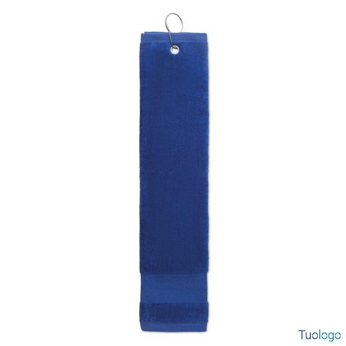 Asciugamano da golf blu con foro di rame e anello, su sfondo bianco