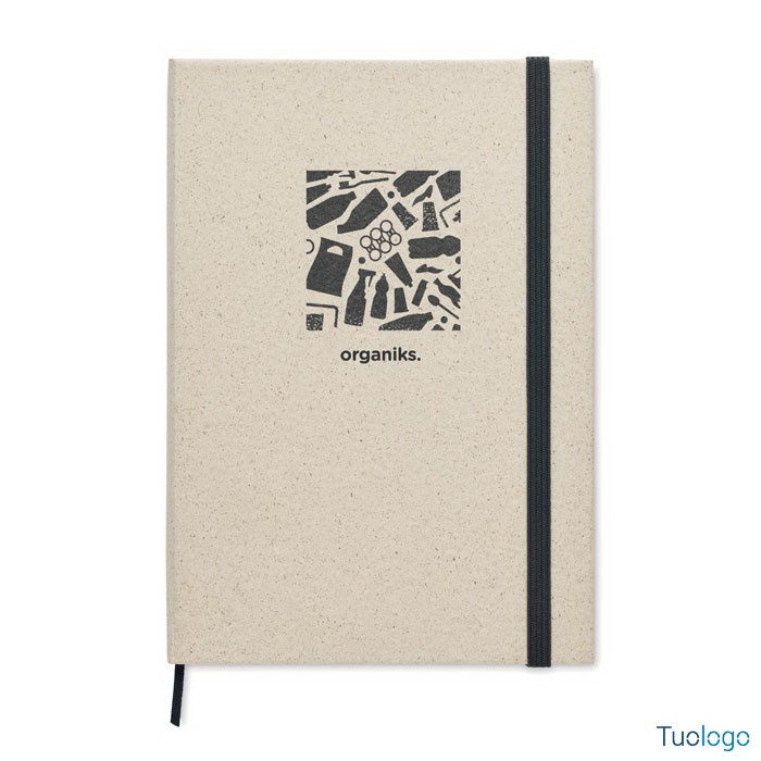 Blocnotes con copertina in cartone, con logo, ed elastico nero, su sfondo bianco