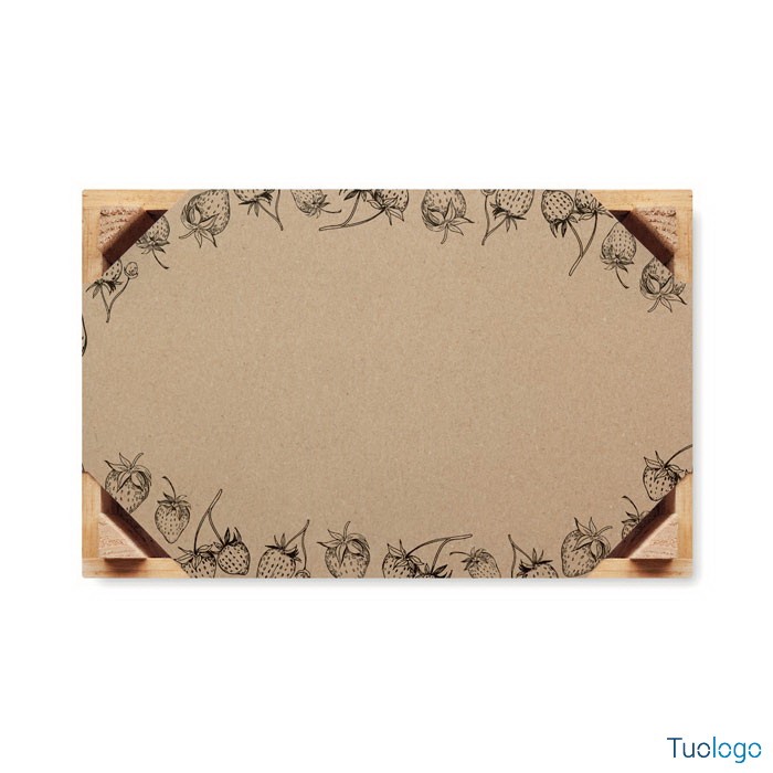 Sotto cassa di legno su sfondo bianco