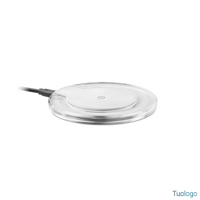 Caricatore wireless rotondo su sfondo bianco