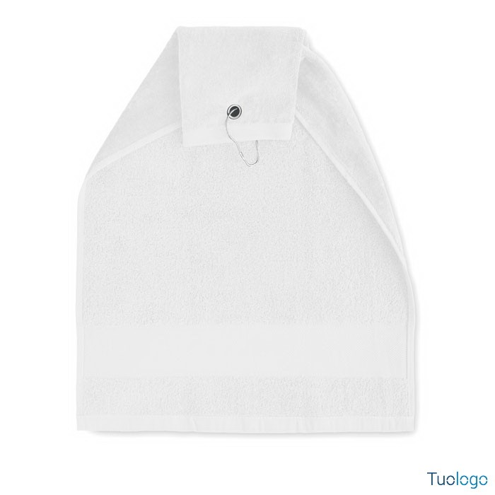 Asciugamano da golf bianco con foro di rame e anello, su sfondo bianco