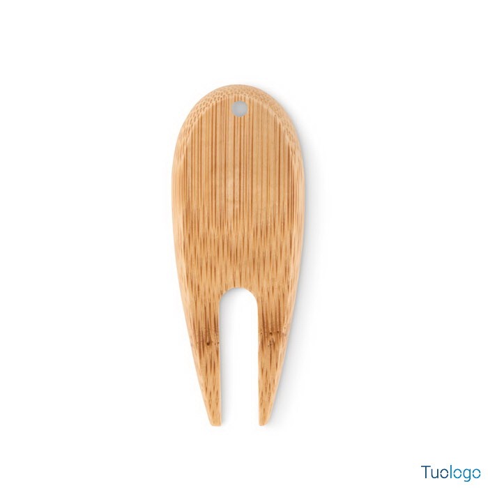 Divot in bamboo su sfondo bianco