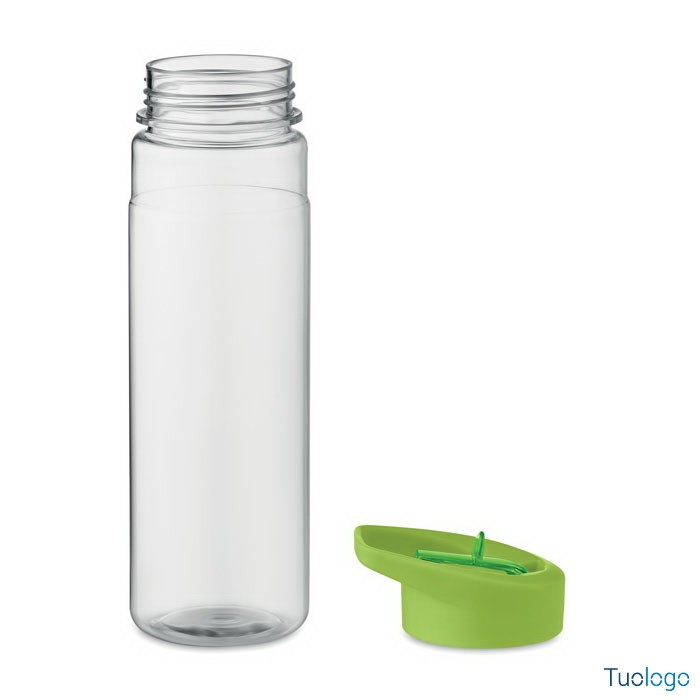 Borraccia trasparente con tappo verde con beccuccio, su sfondo bianco