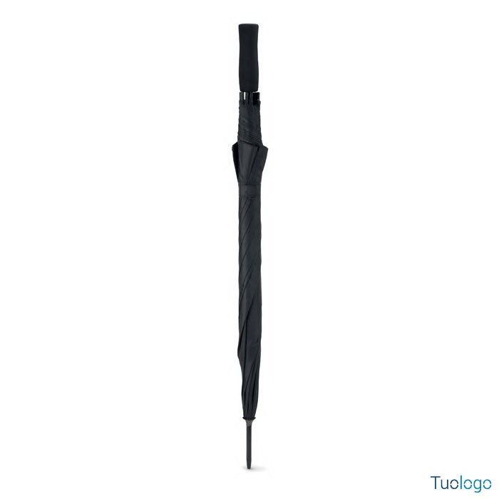 Ombrello chiuso nero con manico diritto e punta nera in plastica