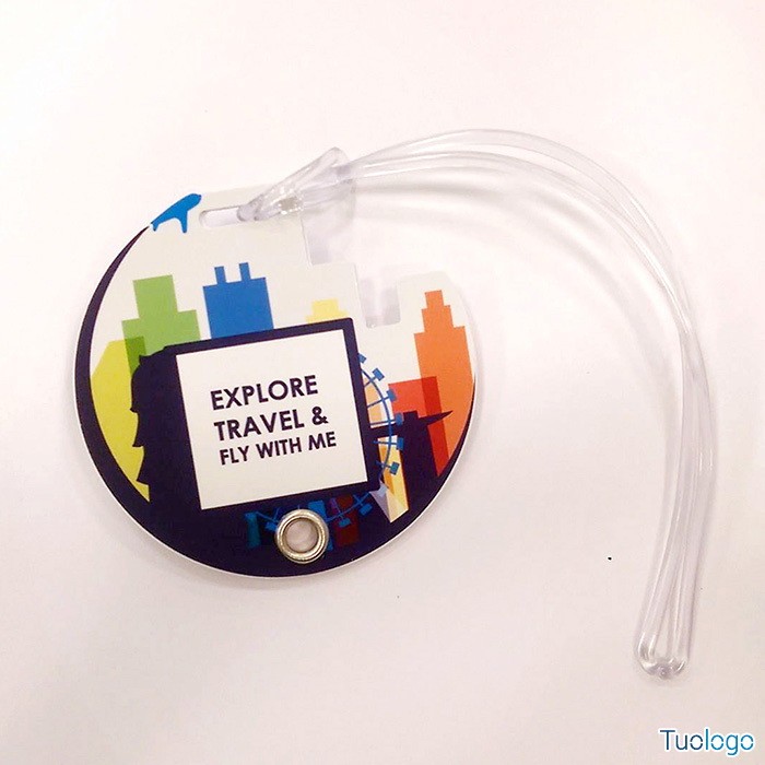 Etichetta circolare con scritta personalizzata, su sfondo bianco