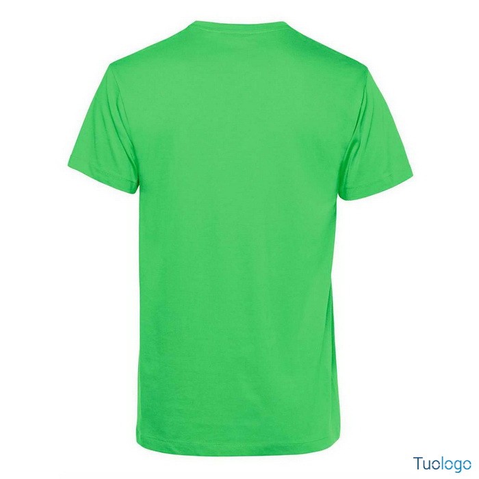 Tshirt maniche corte verde su sfondo bianco