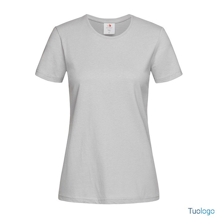 Tshirt donna bianca su sfondo bianco