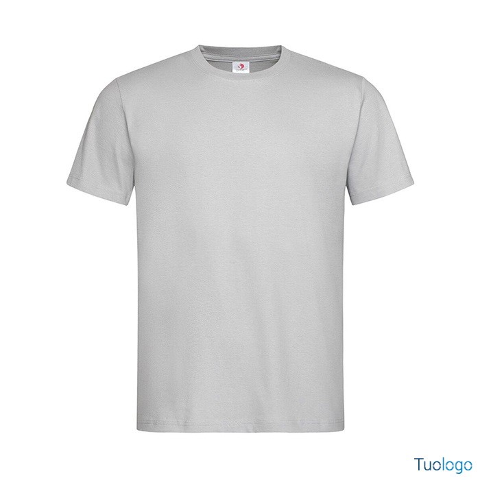 Tshirt uomo bianca su sfondo bianco