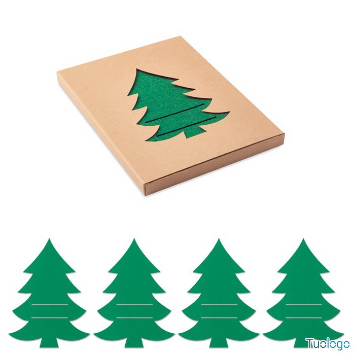 Quattro porta posate grigi a forma di albero di natale, sopra confezione in cartone