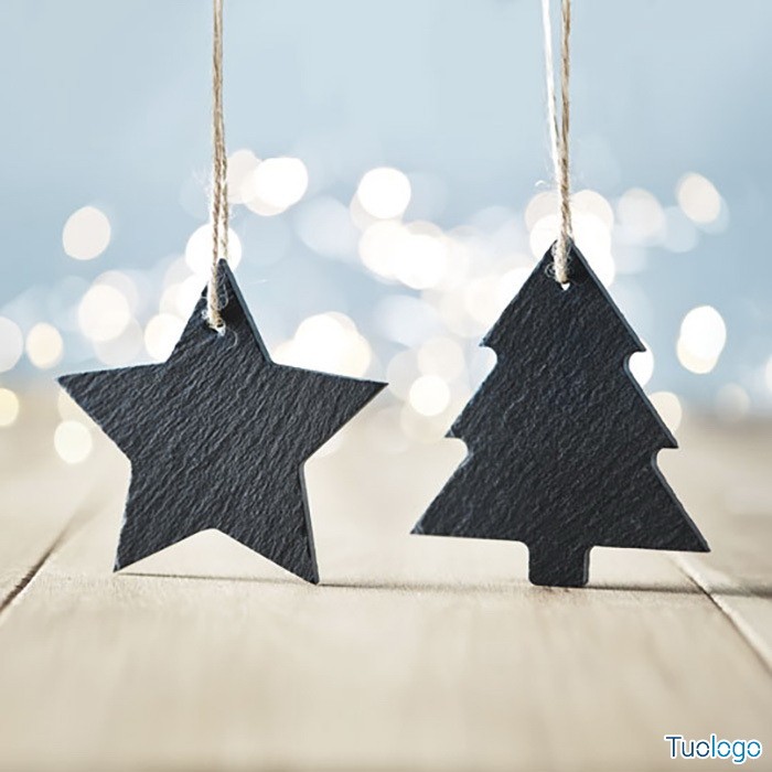 Due decorazioni natalizie con laccetto in corda, una a forma di stella e l