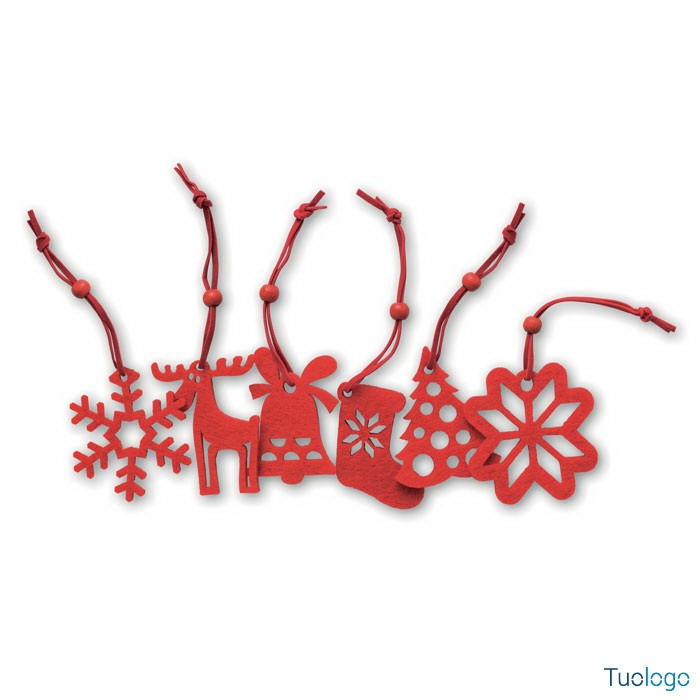 Sei decorazioni natalizie rosse in tessuto a forma di: albero, fiocco di neve, renna, calza, campana e stella