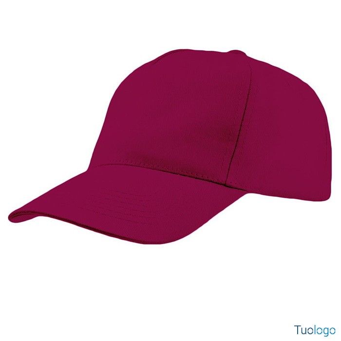 Cappellino fucsia su sfondo bianco