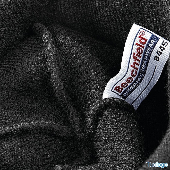 Cappellino blu con risvolto in cotone e rettangolo per il logo applicato sulla fronte