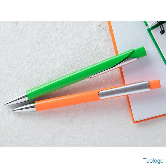 Penna a sfera in plastica bianca con punta e clip cromati