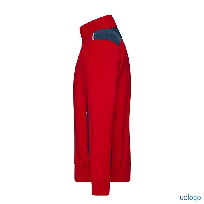 Dettaglio laterale felpa rossa con inserti blu e zip lunga